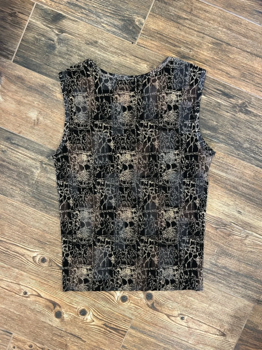 Issey Miyake–inspired pleats - Picture 5 of 5